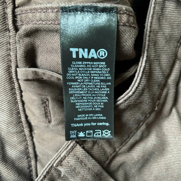 Aritzia TNA Troop Cargo Pant in Dark Brown Size 6 - Picture 8 of 9